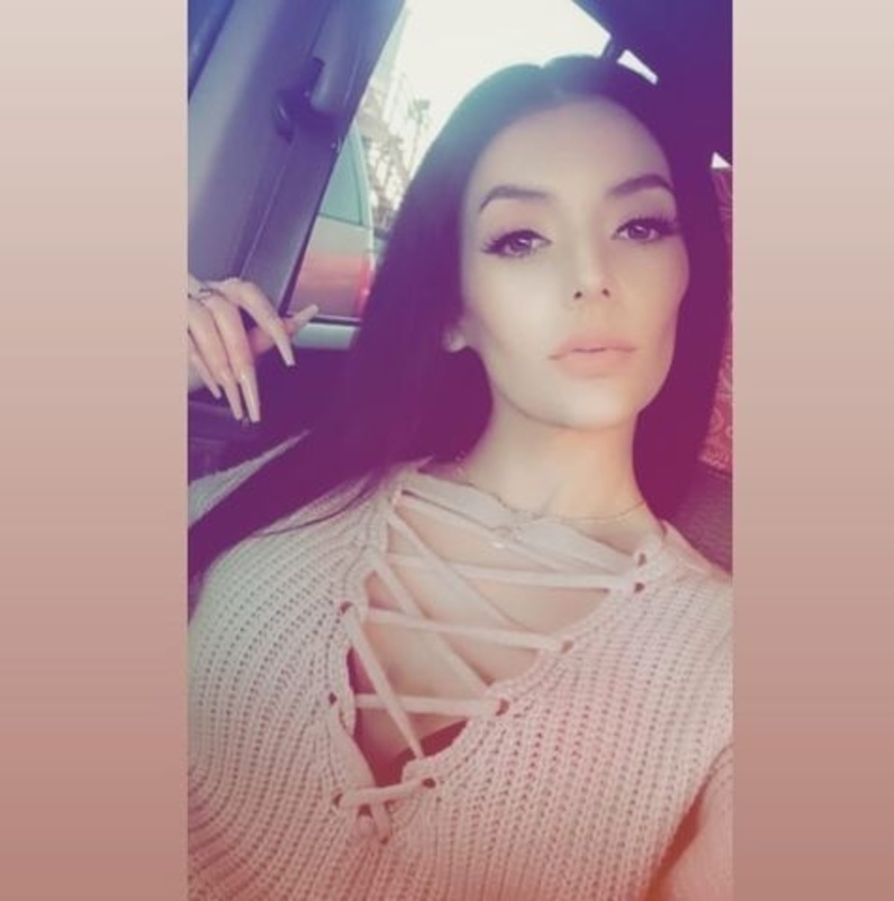 Meet your Posher, Ana